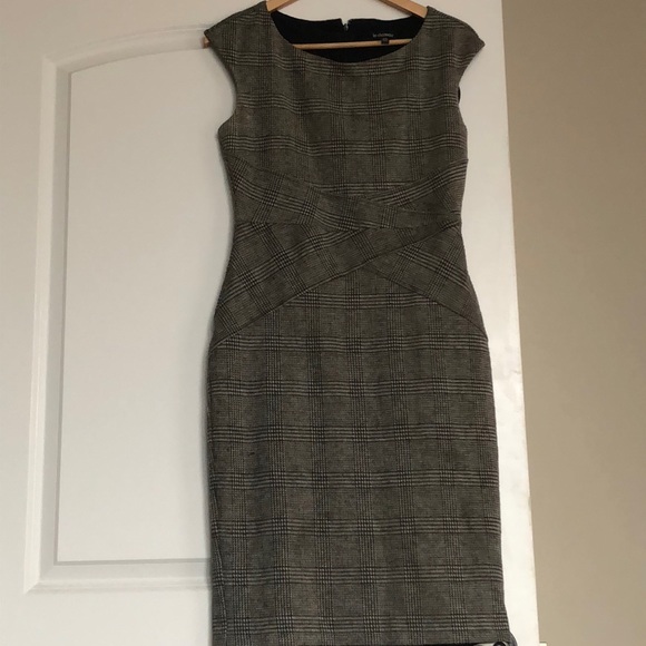 tooth hound print, dress.  Fantastic cut! - Picture 1 of 5